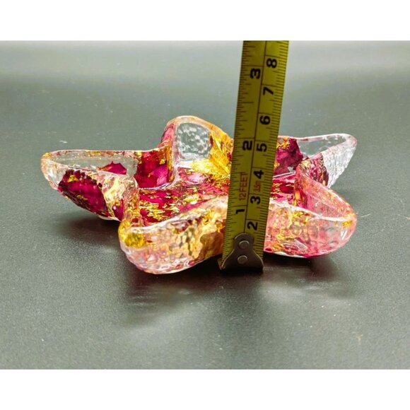 Handmade Star-Shaped Resin Trinket Dish With Rose Petals & Gold Flakes - Picture 6 of 7